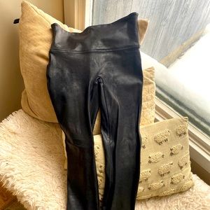 Spanx faux leather leggings M